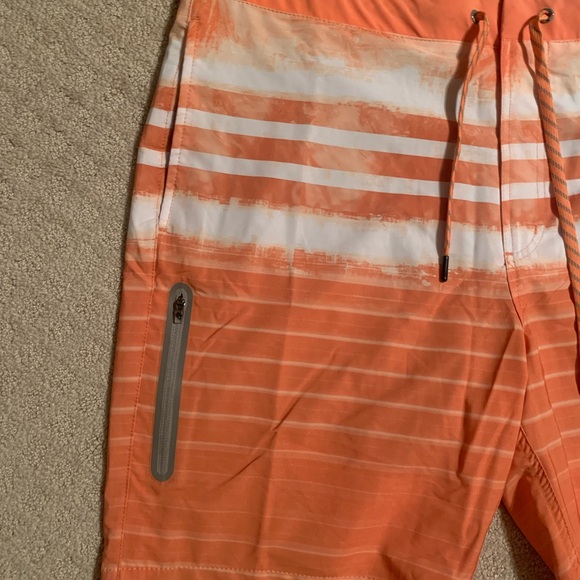 Men’s Swim Trunks Size XL NWT Board Shorts - Picture 2 of 9